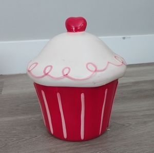 Cupcake cookie jar